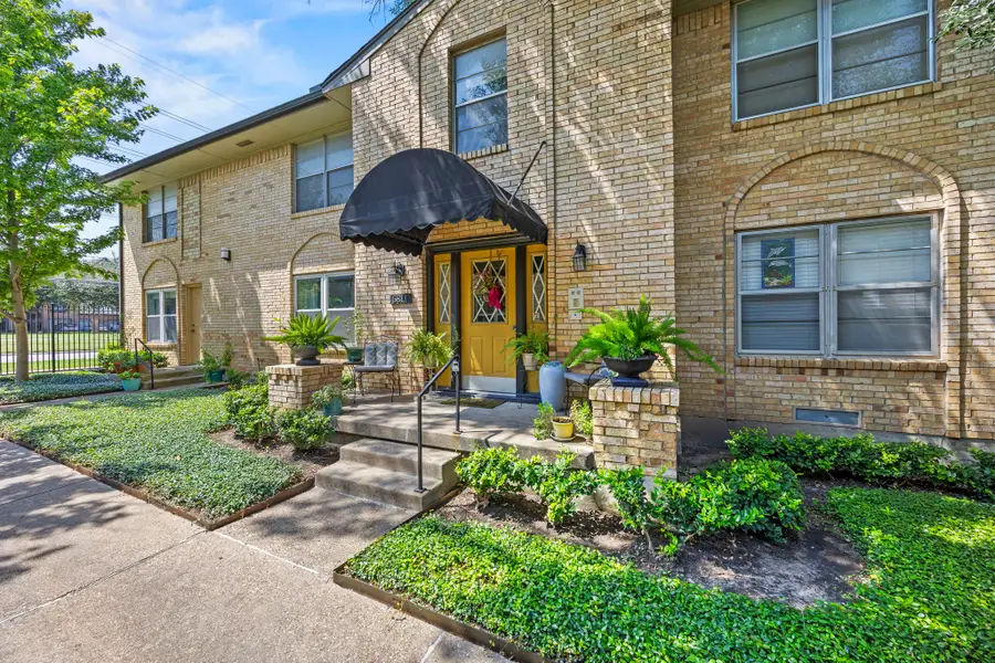5811 Sandhurst Lane #A, Dallas, TX 75206 - Image #2