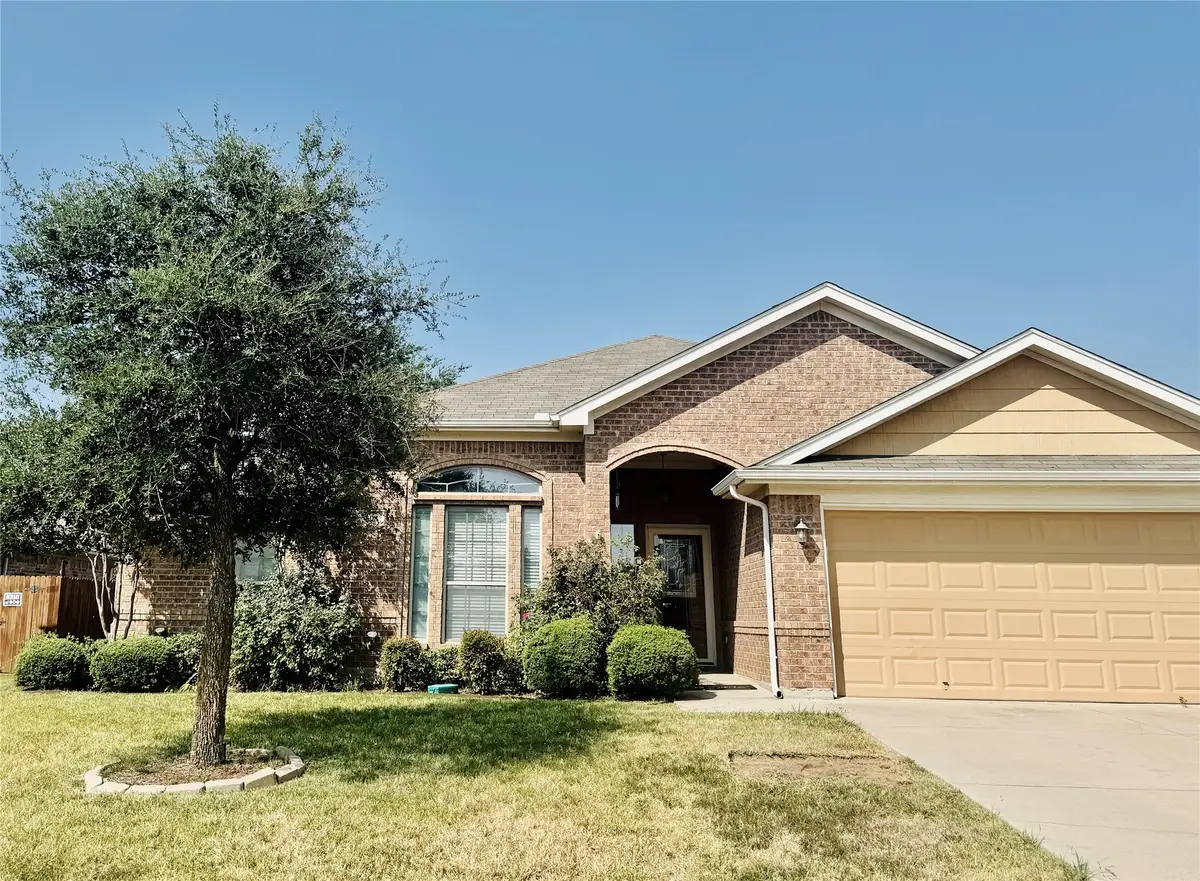 608 W Sheila Circle, Joshua, TX 76058 - Image #1