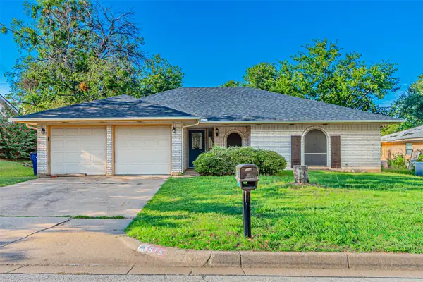 515 Lynnewood Avenue, Burleson, TX 76028