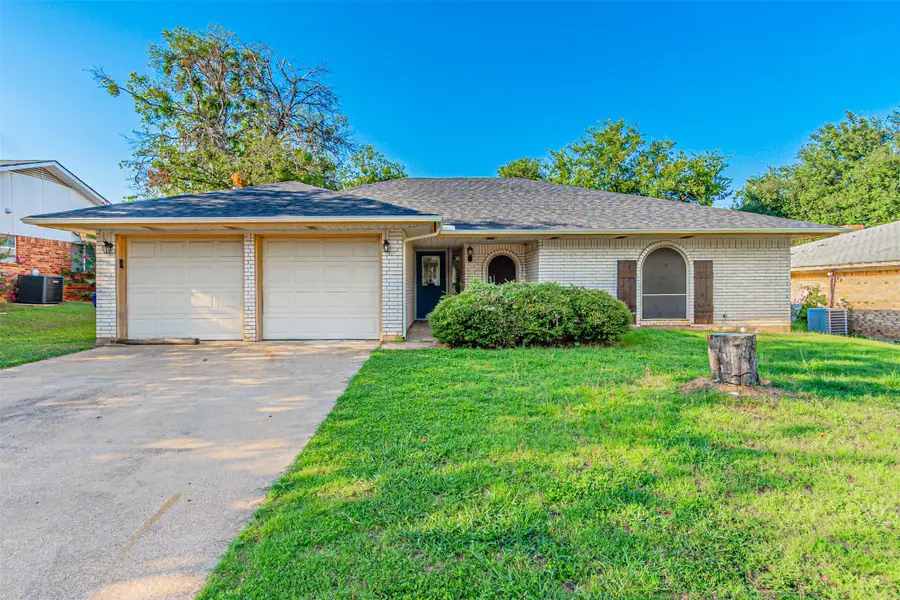 515 Lynnewood Avenue, Burleson, TX 76028 - Image #2