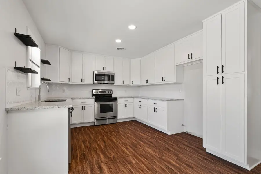 545 Temple Drive, Lewisville, TX 75057 - Image #2