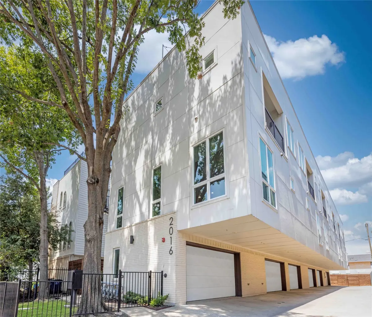 2016 N Fitzhugh Avenue #101, Dallas, TX 75204 - Image #1