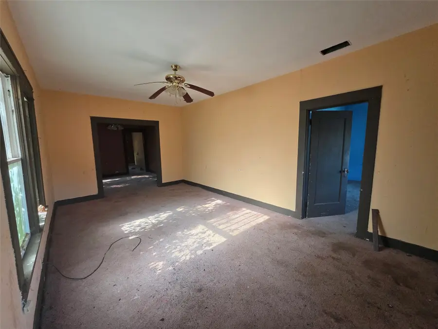 905 W Walker Street, Breckenridge, TX 76424 - Image #2