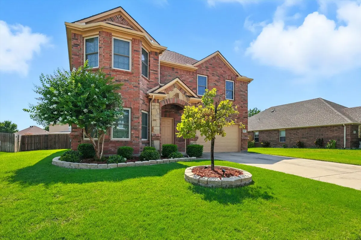 2827 Cypress Glen Drive, Grand Prairie, TX 75052 - Image #1
