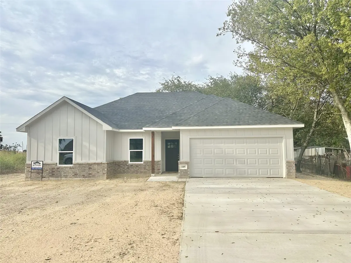 105 W Main Street, Rio Vista, TX 76093 - Image #1