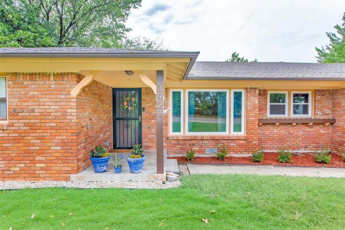 3928 Menzer Road, Fort Worth, TX 76103 - Image #1