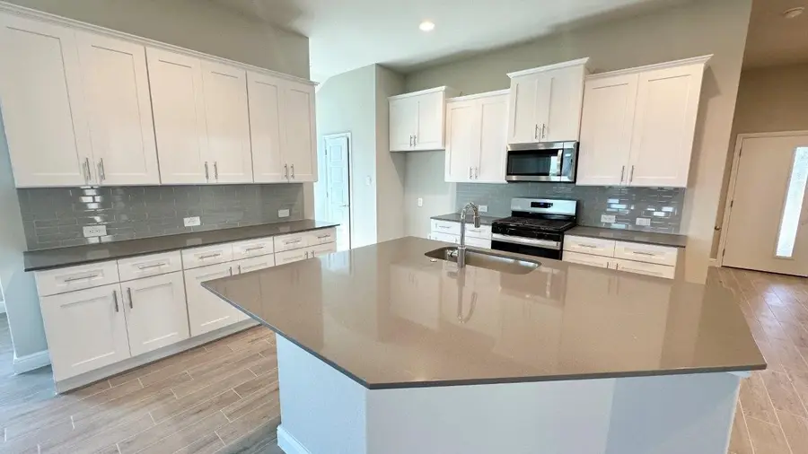 10821 Black Onyx Drive, Fort Worth, TX 76036 - Image #2