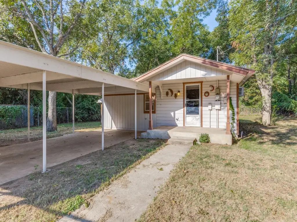 1505 Woods Lane, Haltom City, TX 76117 - Image #1