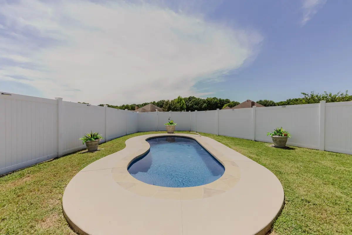 821 Quail Run Lane, Lancaster, TX 75146 - Image #1