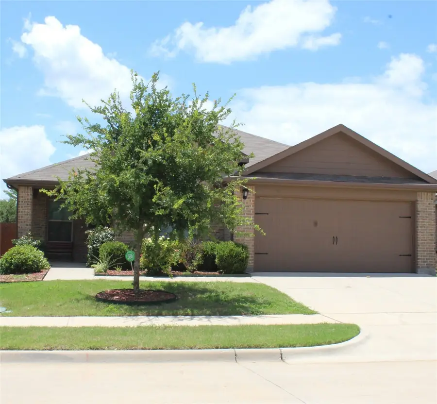 624 Yarborough Street, Crowley, TX 76036 - Image #2