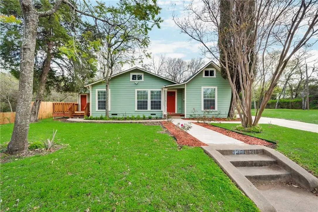 1218 W Clarendon Drive, Dallas, TX 75208 - Image #1