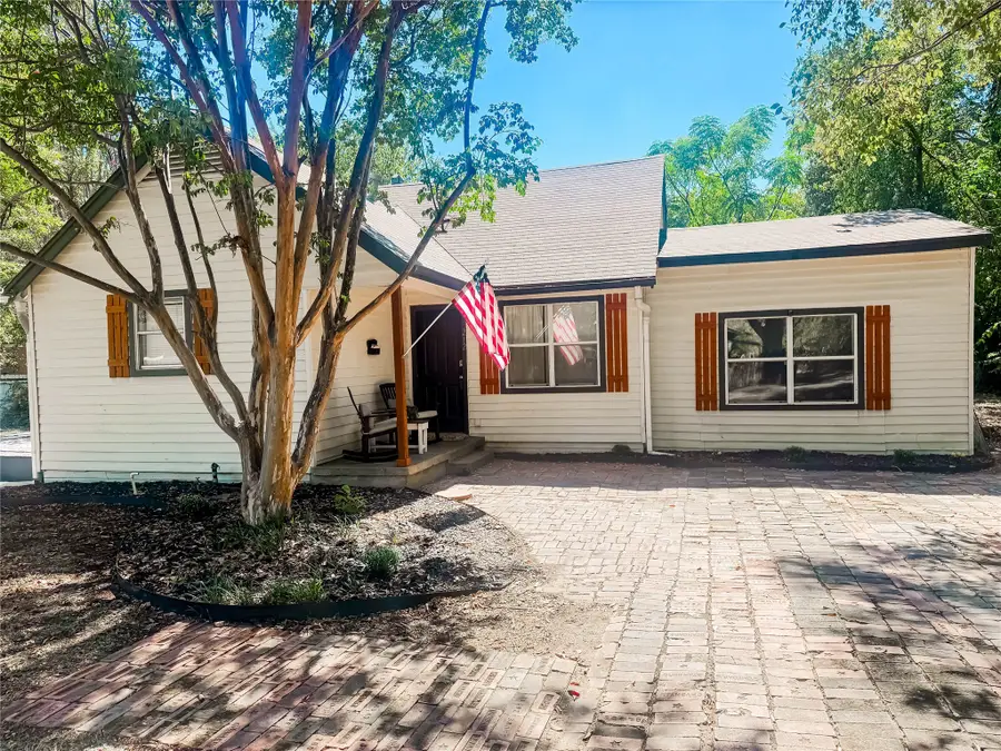 212 Penn Street, Waxahachie, TX 75165 - Image #3