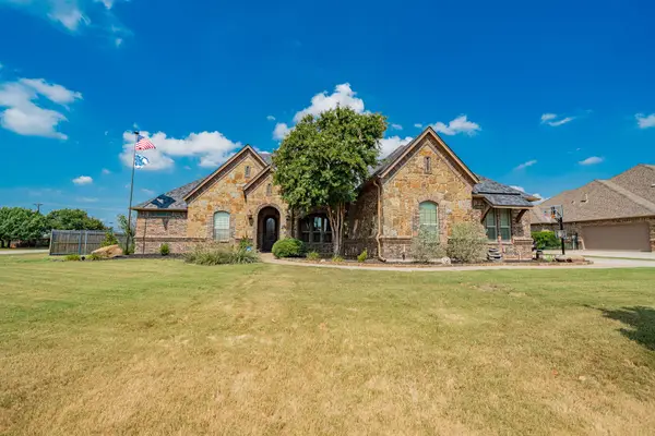 12901 Smokey Ranch Drive, Fort Worth, TX 76052
