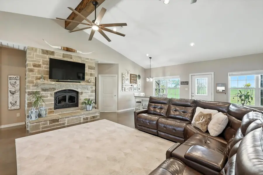 1106 Private Road 425, Whitewright, TX 75491 - Image #2