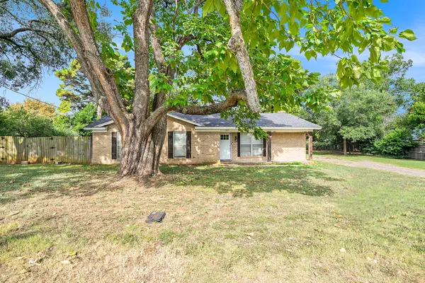 307 Gregory Street, Joshua, TX 76058