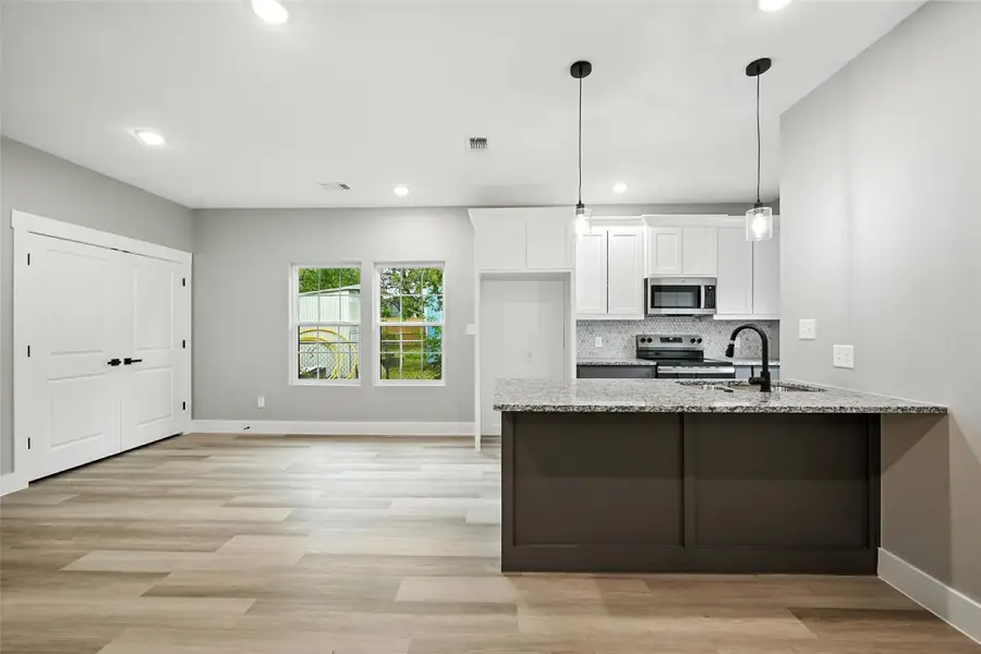 408 Front Street, Pottsboro, TX 75076 - Image #2