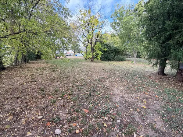 656 Hembry Street, Lewisville, TX 75057