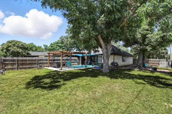 1002 Kingston Drive, Lewisville, TX 75067