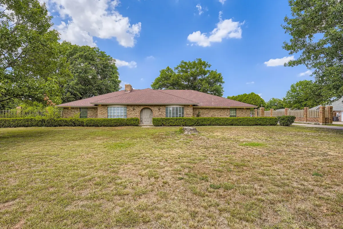 6232 N Ridge Road, Fort Worth, TX 76135 - Image #1