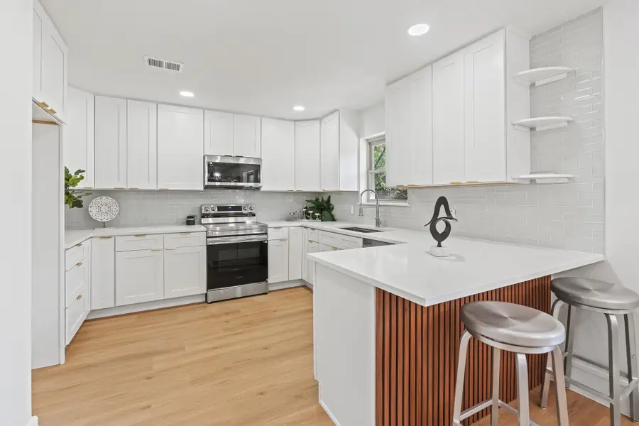 2116 Tamworth Court, Bedford, TX 76021 - Image #2