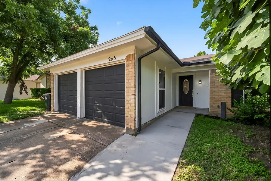 205 Volunteer Drive, Arlington, TX 76014 - Image #3