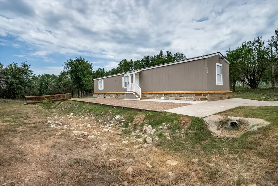 706 Hedgerow Trail, Granbury, TX 76048 - Image #2