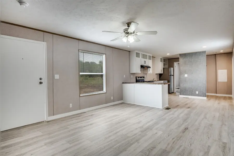 706 Hedgerow Trail, Granbury, TX 76048 - Image #3