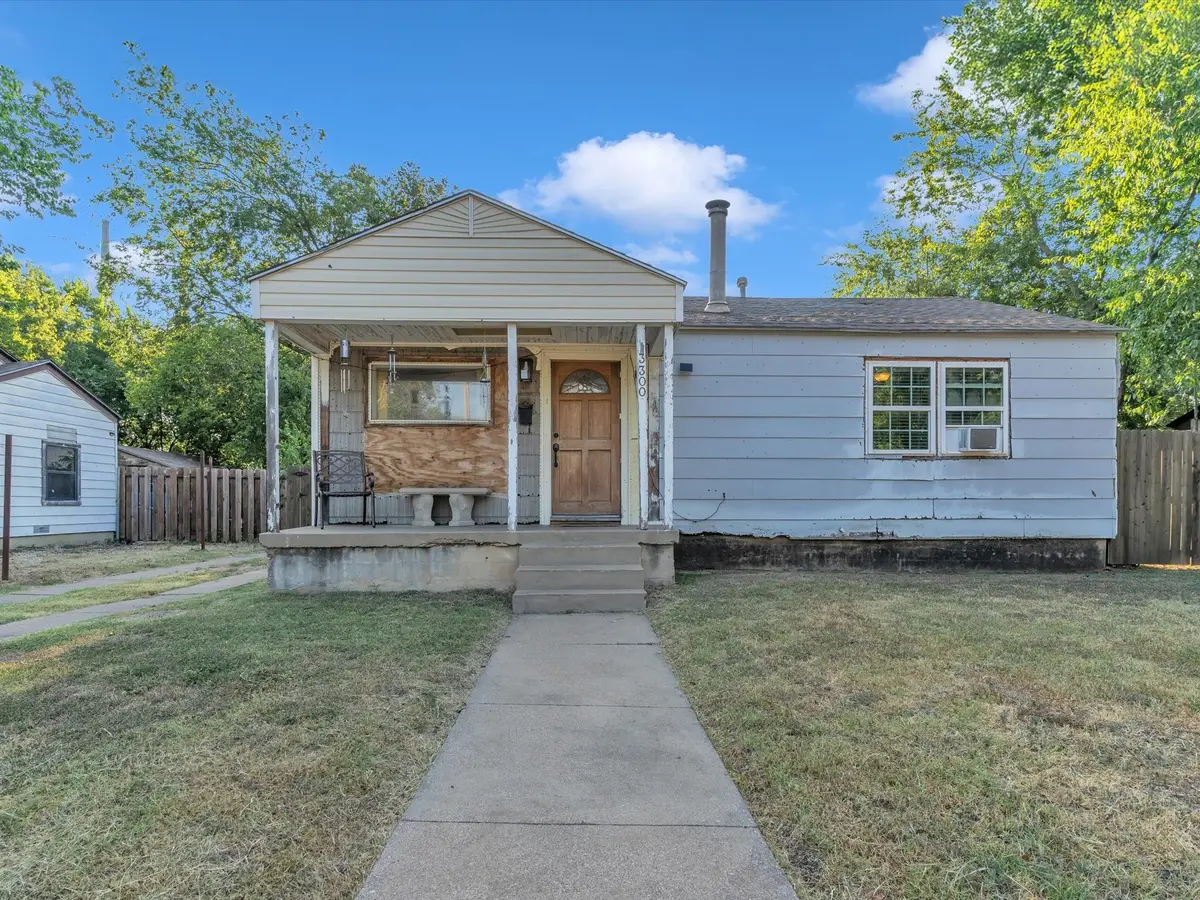 3300 Ray Simon Drive, Fort Worth, TX 76106 - Image #1