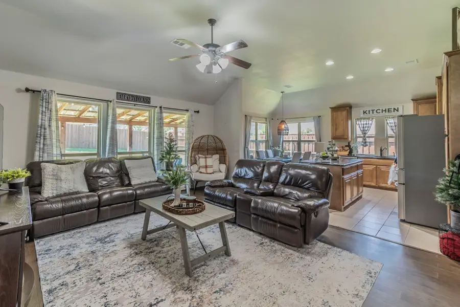 1104 Longhorn Drive, Aubrey, TX 76227 - Image #3