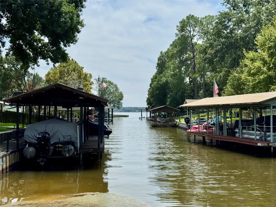 104 W Bayside Drive, Mabank, TX 75156 - Image #3