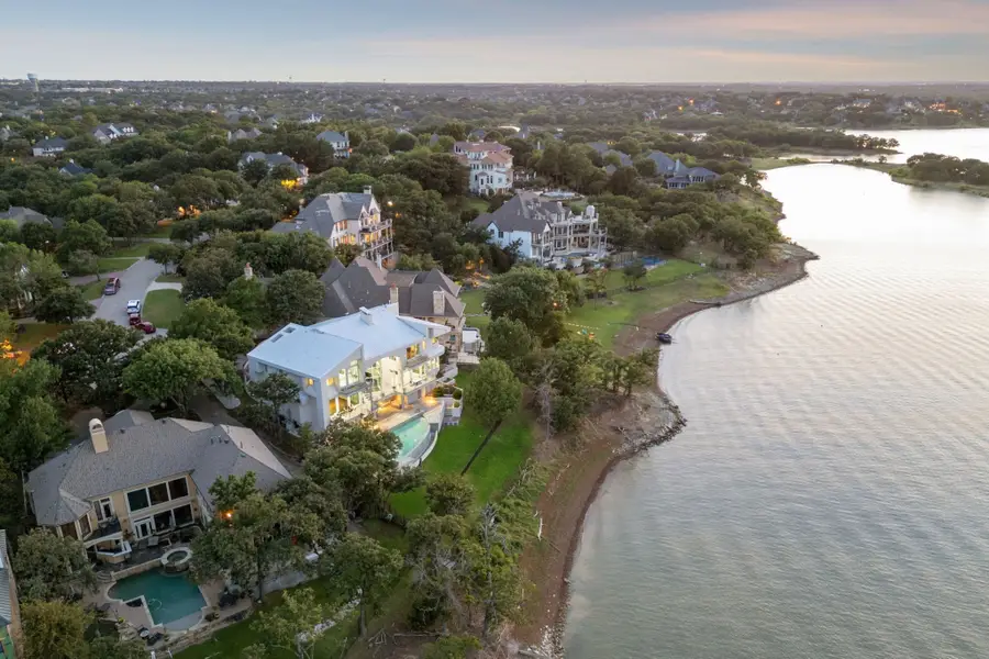 817 N Shore Drive, Highland Village, TX 75077 - Image #3