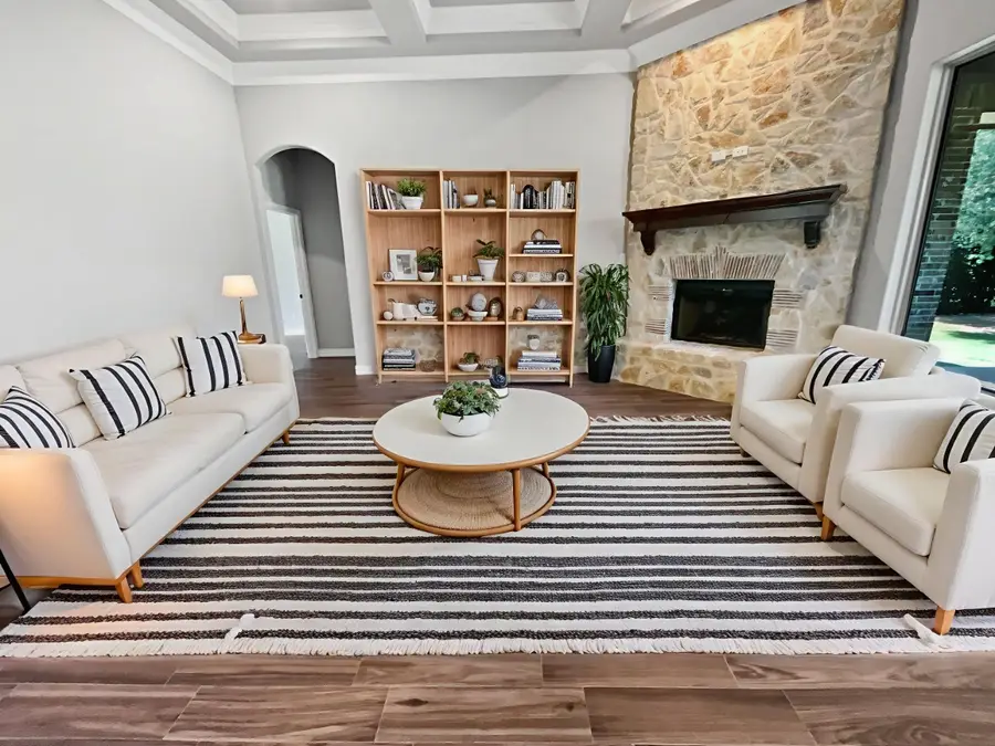 2214 Tree Top Court, Granbury, TX 76049 - Image #2