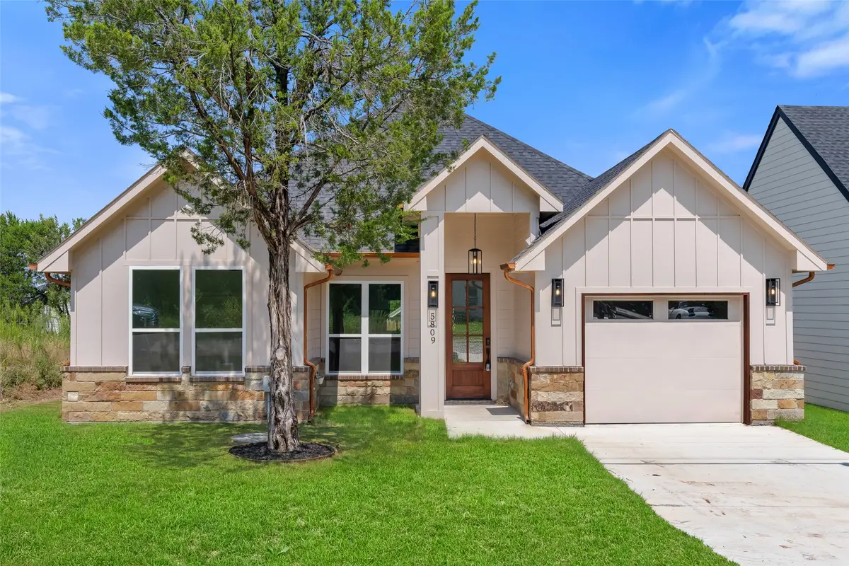 5809 Black Pine Circle, Granbury, TX 76048 - Image #1
