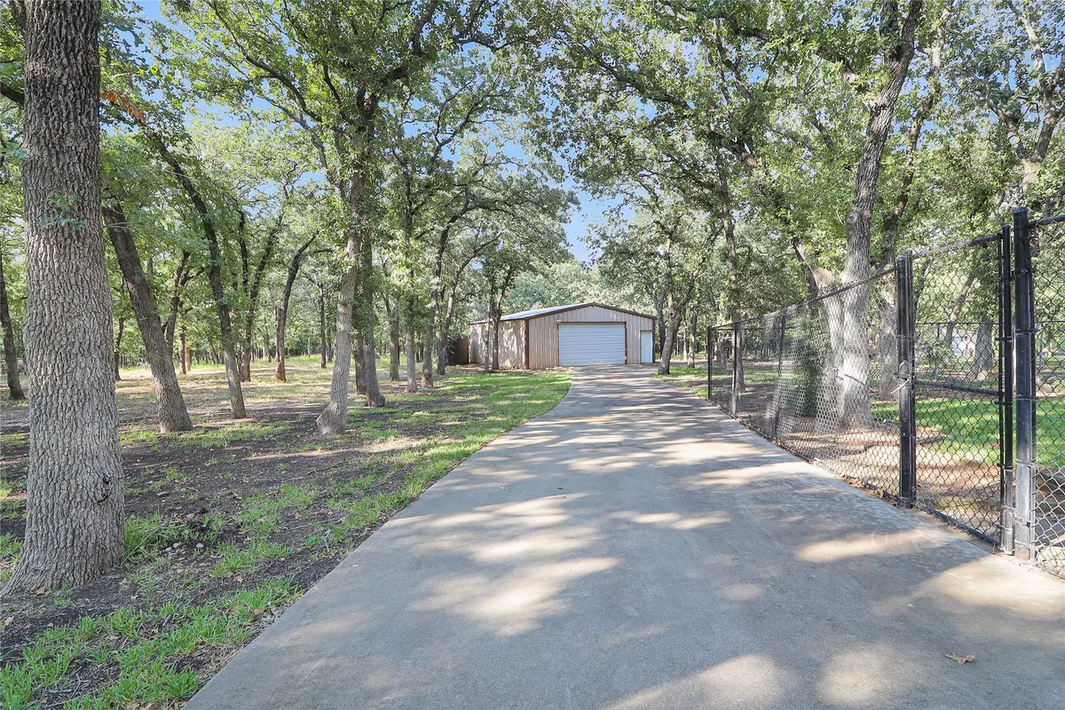 694 Boling Ranch Road, Azle, TX 76020 - Image #1