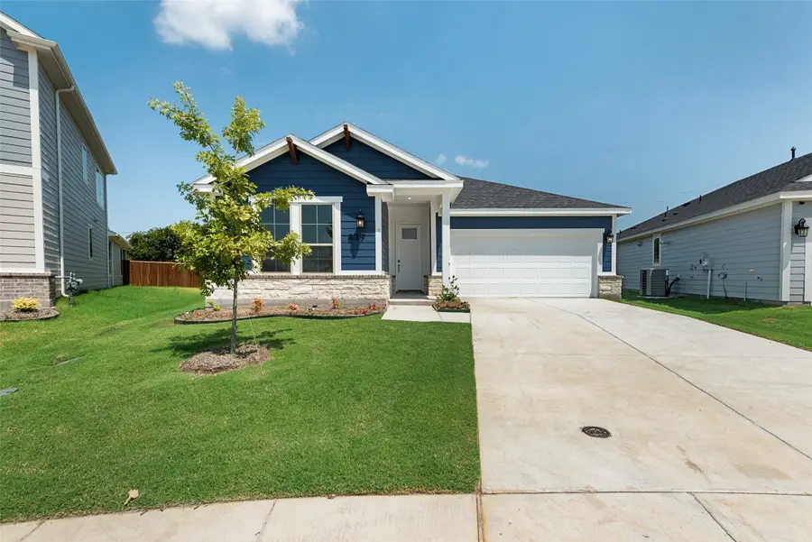 817 Hayes Court, Crowley, TX 76036 - Image #2