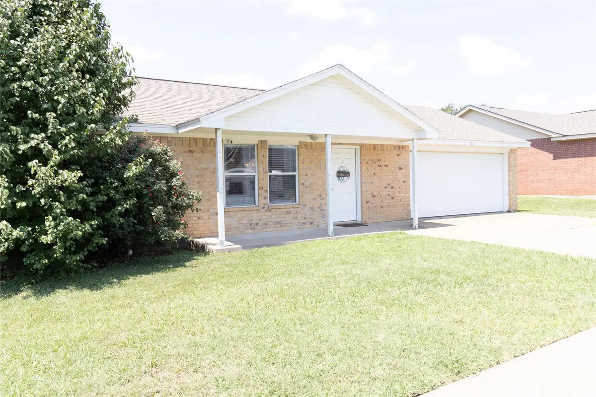 306 Kathy Lane, Granbury, TX 76049 - Image #1