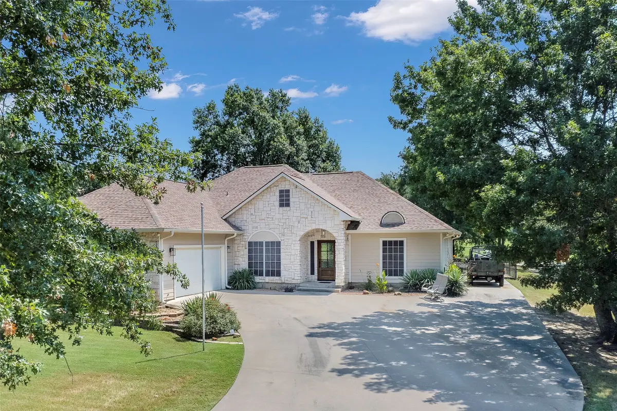 102 Kiowa Drive N, Lake Kiowa, TX 76240 - Image #1