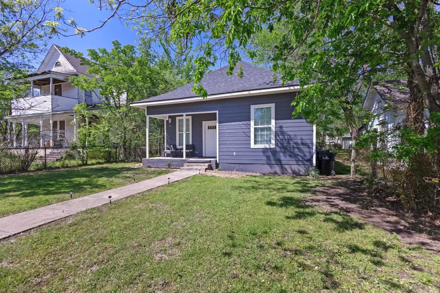 829 W Sears Street, Denison, TX 75020 - Image #3