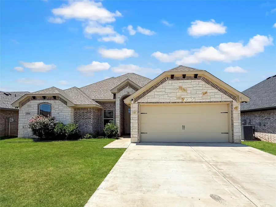 3304 White Horse Drive, Granbury, TX 76049 - Image #2