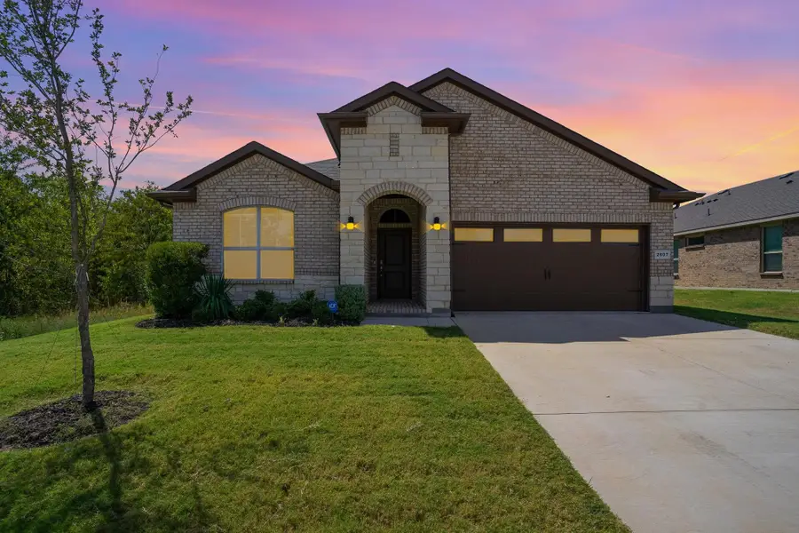 2607 Golden Bell Drive, Glenn Heights, TX 75154 - Image #2