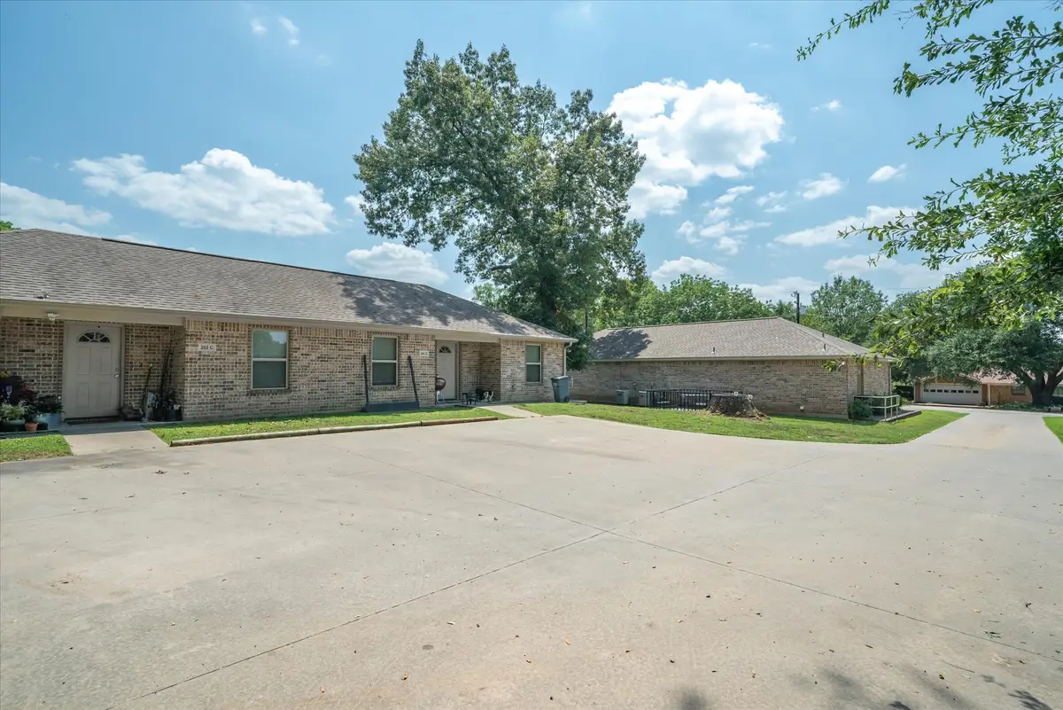 202 Chestnut Drive, Van, TX 75790 - Image #1