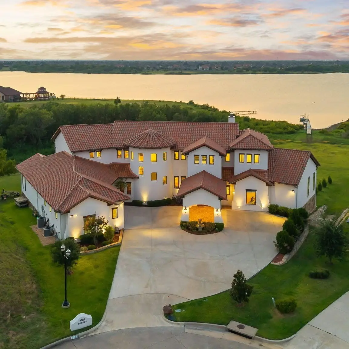 7421 Waters Edge Court, The Colony, TX 75056 - Image #1