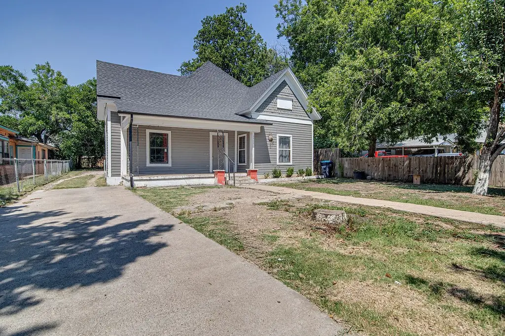 2307 Refugio Avenue, Fort Worth, TX 76164 - Image #1