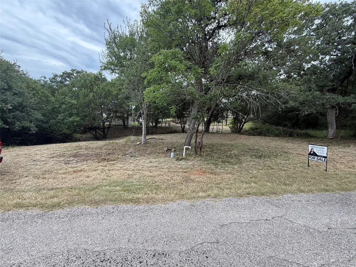 5810 Arrowhead Drive, Granbury, TX 76048 - Image #1