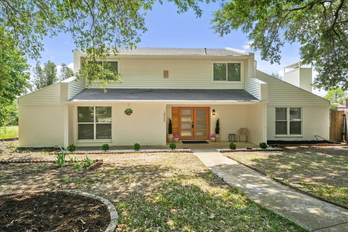 2905 Lakewood Drive, Denton, TX 76207 - Image #1