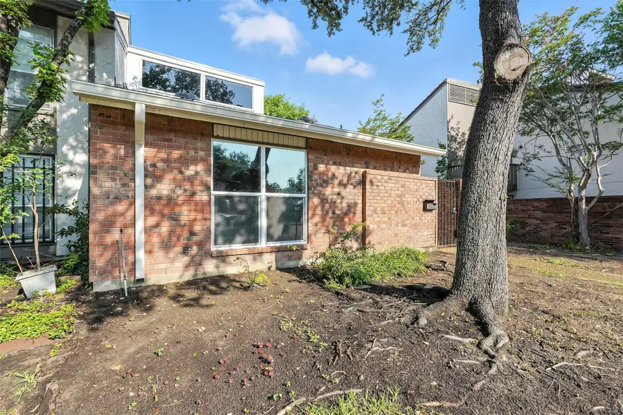 9803 Smokefeather Lane, Dallas, TX 75243 - Image #3