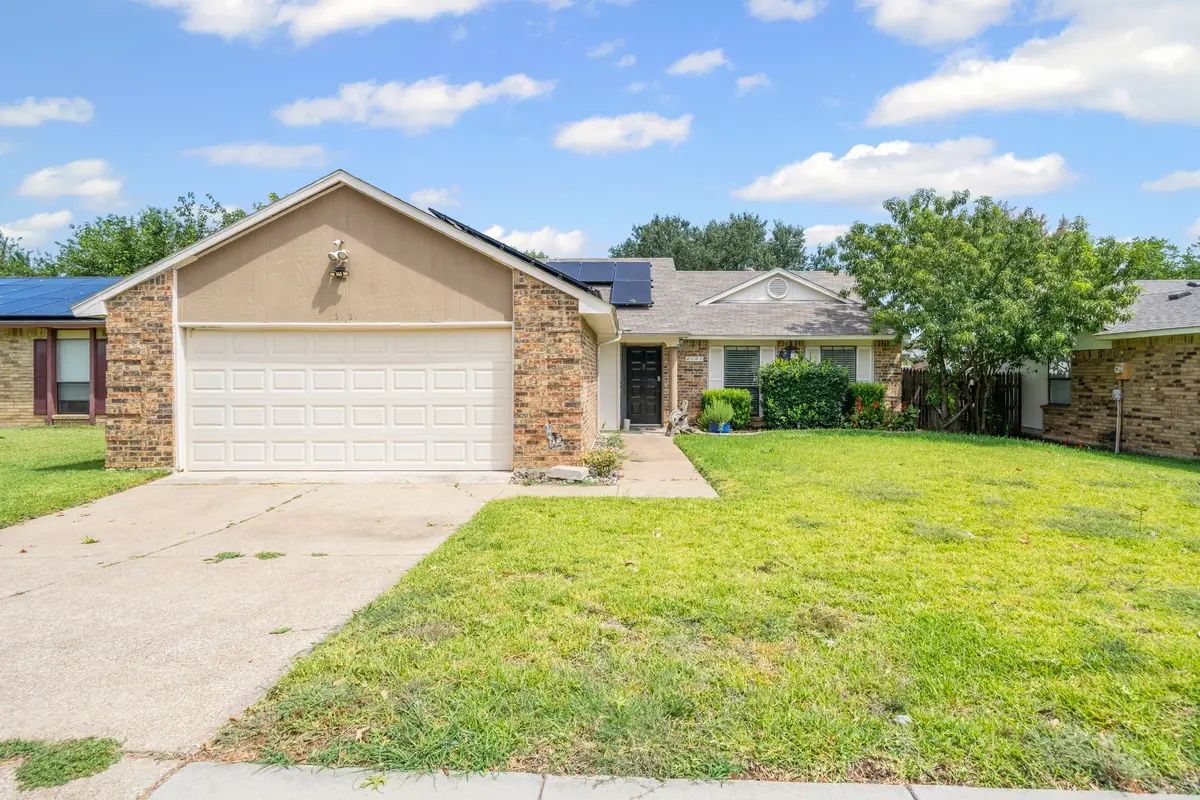 2121 Newbury Drive, Arlington, TX 76014 - Image #1