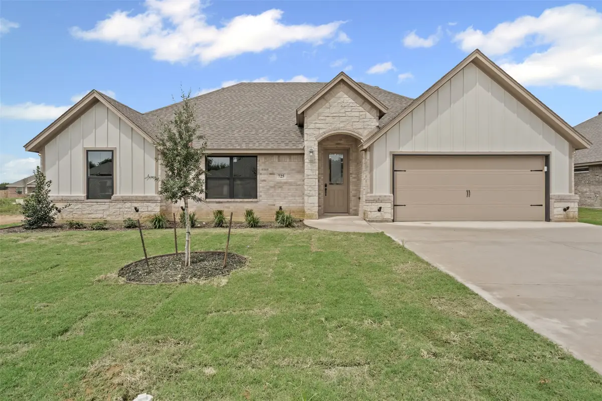 725 Jameson, Springtown, TX 76082 - Image #1