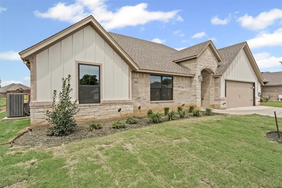 725 Jameson, Springtown, TX 76082 - Image #2