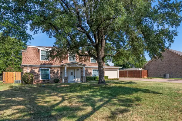 4102 Apache Trl Court, Granbury, TX 76048